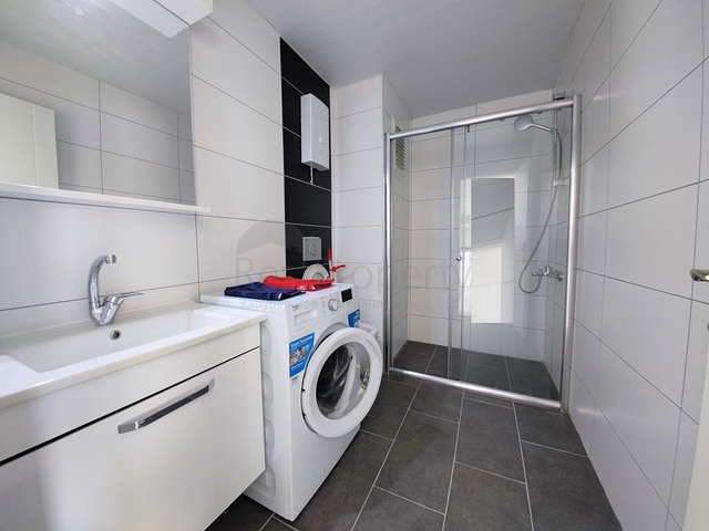 قريبة من البحر والخدمات -شقة غرفة وصالة في محمودلار / الانيا 