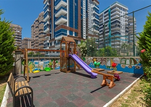 شقة غرفة وصالة مفروشة -ضمن مجمع سكني في محمودلار/ الانيا 