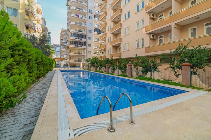 قريبة من البحر - شقة غرفة وصالة مفروشة -في محمودلار /الانيا 