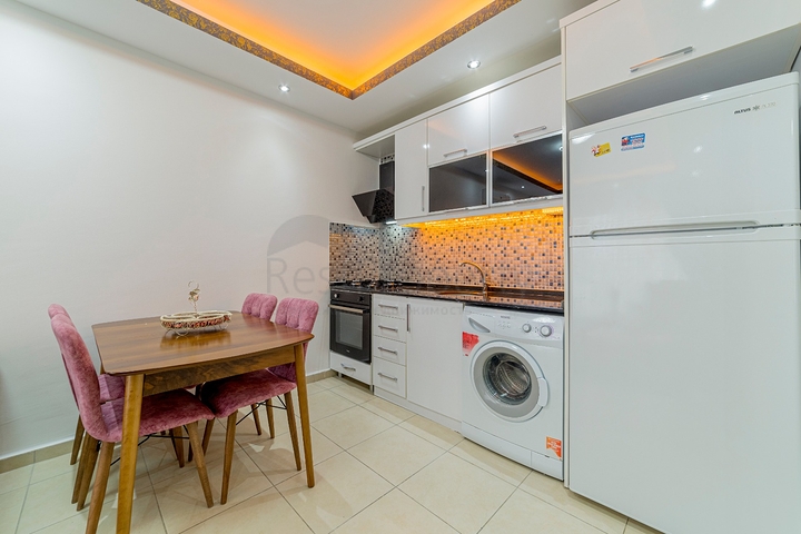 قريبة من البحر - شقة غرفة وصالة مفروشة -في محمودلار /الانيا 