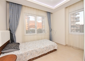 شقة غرفتين وصالة مفروشة -قريبة من البحر والخدمات -محمودلار / الانيا 