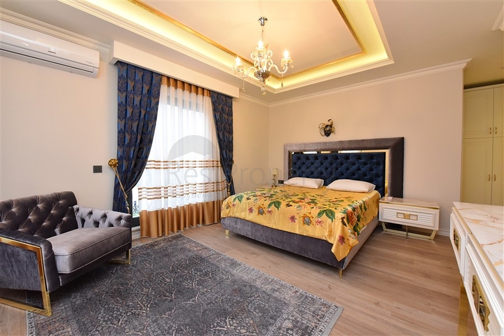 مجمع فاخر في مركز الانيا -شقة غرفتين وصالة انيقة . 