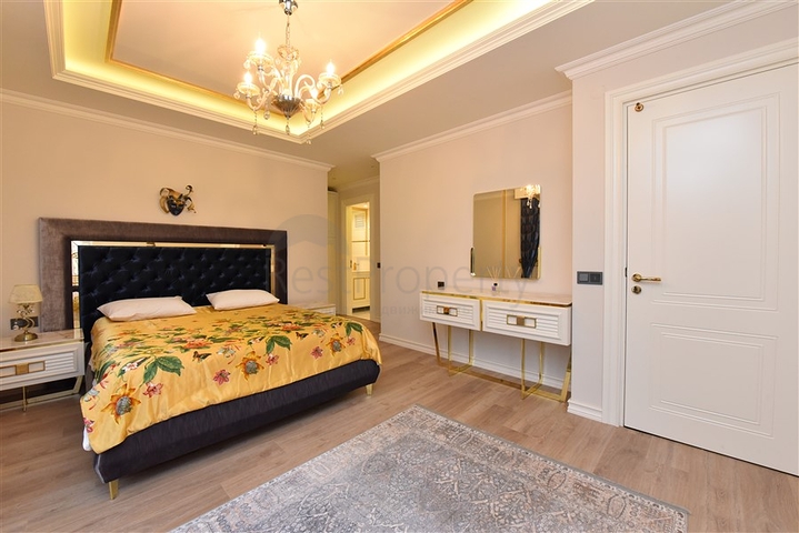 مجمع فاخر في مركز الانيا -شقة غرفتين وصالة انيقة . 