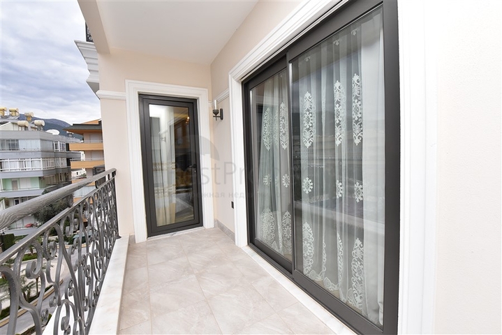 مجمع فاخر في مركز الانيا -شقة غرفتين وصالة انيقة . 