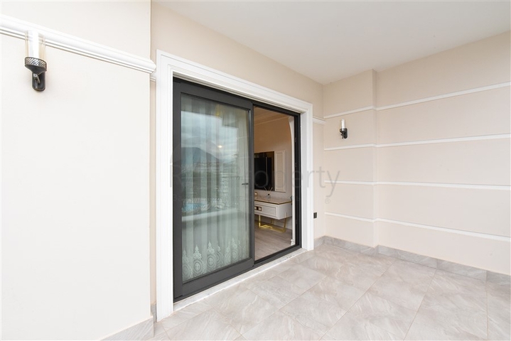 مجمع فاخر في مركز الانيا -شقة غرفتين وصالة انيقة . 