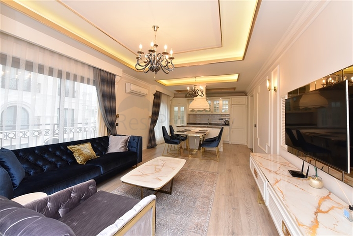 مجمع فاخر في مركز الانيا -شقة غرفتين وصالة انيقة . 