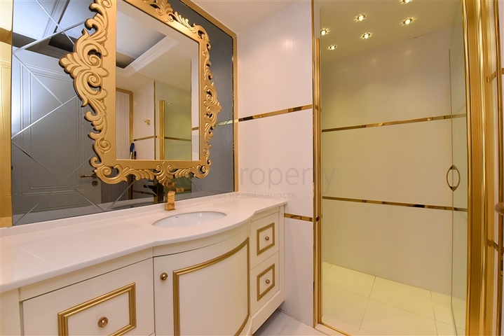 مجمع فاخر في مركز الانيا -شقة غرفتين وصالة انيقة . 