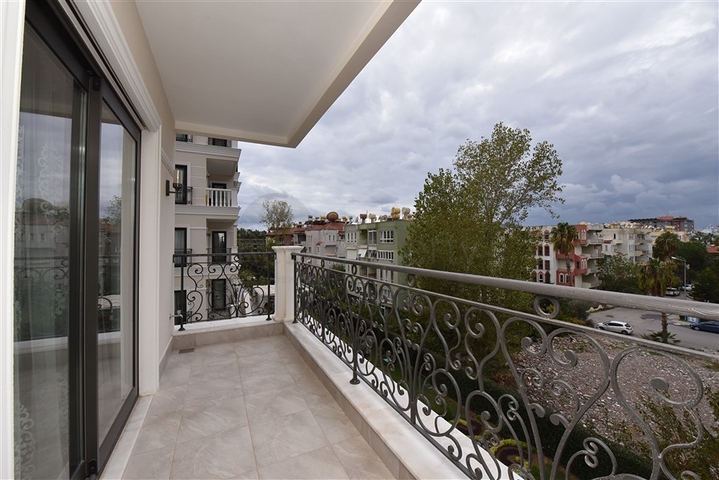 مجمع فاخر في مركز الانيا -شقة غرفتين وصالة انيقة . 