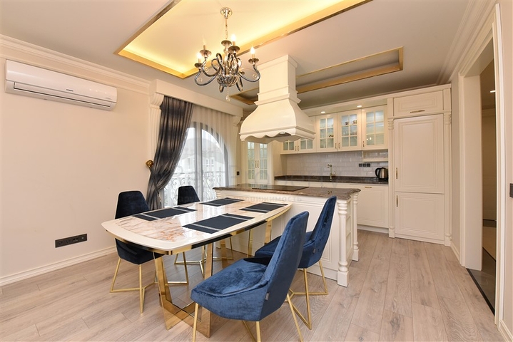 مجمع فاخر في مركز الانيا -شقة غرفتين وصالة انيقة . 