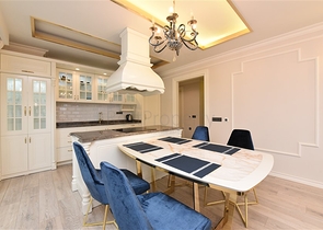 مجمع فاخر في مركز الانيا -شقة غرفتين وصالة انيقة . 