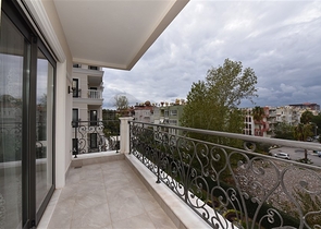 مجمع فاخر في مركز الانيا -شقة غرفتين وصالة انيقة . 