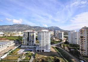 شقة انيقة ضمن مجمع بخدمات 5 نجوم في محمودلار / الانيا 