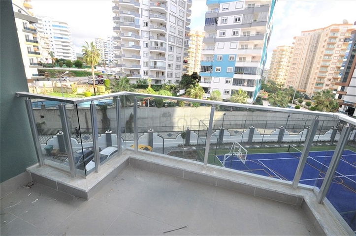 مناسبة للعطلات والاستثمار -شقة 1+1 ضمن مجمع حديث في محمودلار/ الانيا 