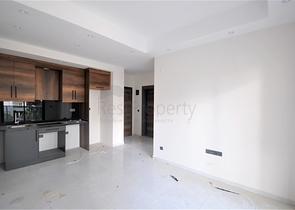 مناسبة للعطلات والاستثمار -شقة 1+1 ضمن مجمع حديث في محمودلار/ الانيا 