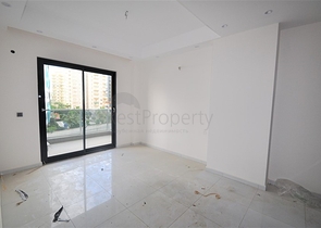 مناسبة للعطلات والاستثمار -شقة 1+1 ضمن مجمع حديث في محمودلار/ الانيا 