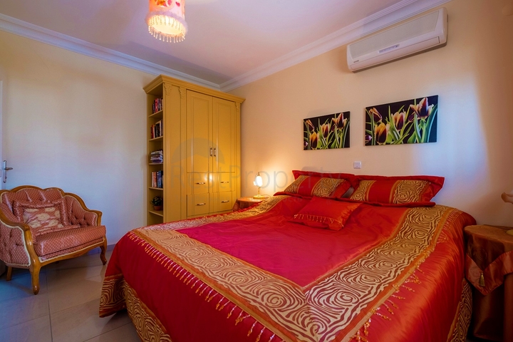 شقة اطلالة بحرية في الانيا - واسعة جدا -تصميم 1+2 - في محمودلار /الانيا 