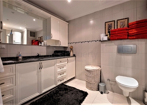 شقة اطلالة بحرية في الانيا - واسعة جدا -تصميم 1+2 - في محمودلار /الانيا 