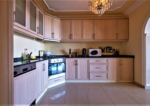 شقة اطلالة بحرية في الانيا - واسعة جدا -تصميم 1+2 - في محمودلار /الانيا 