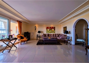 شقة اطلالة بحرية في الانيا - واسعة جدا -تصميم 1+2 - في محمودلار /الانيا 