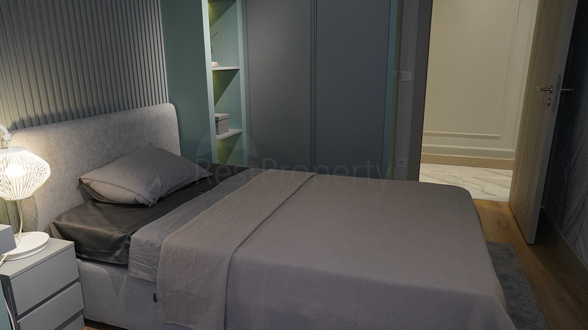 مجمع في اسطنبول مع تقاطع مواصلات مثالي