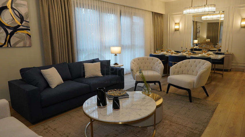 مجمع في اسطنبول مع تقاطع مواصلات مثالي