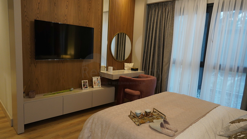 مجمع في اسطنبول مع تقاطع مواصلات مثالي