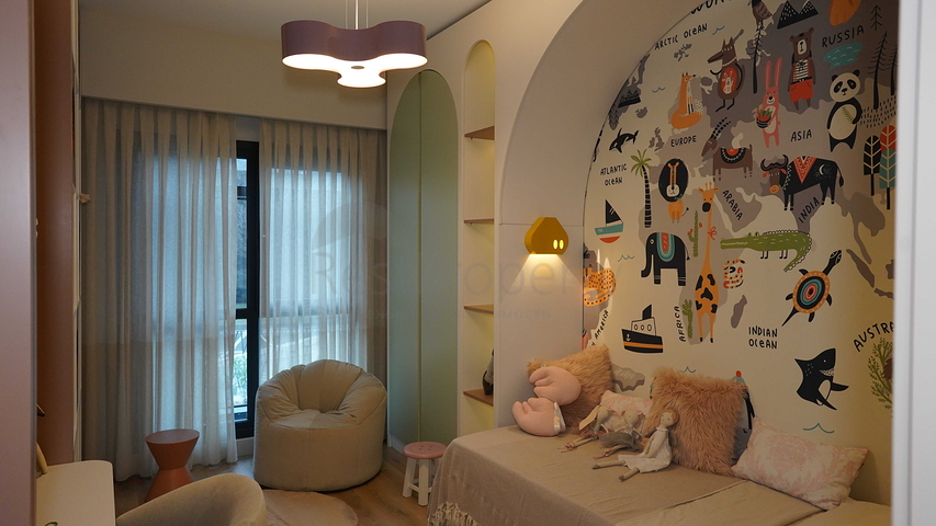 مجمع في اسطنبول مع تقاطع مواصلات مثالي