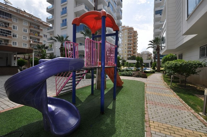 شقق اطلالة بحر في الانيا - تصميم 1+2 مفروشة -مجمع فاخر -في محمودلار / الانيا 