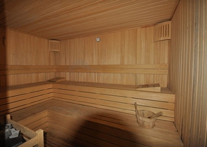 شقق اطلالة بحر في الانيا - تصميم 1+2 مفروشة -مجمع فاخر -في محمودلار / الانيا 