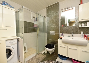 شقق اطلالة بحر في الانيا - تصميم 1+2 مفروشة -مجمع فاخر -في محمودلار / الانيا 