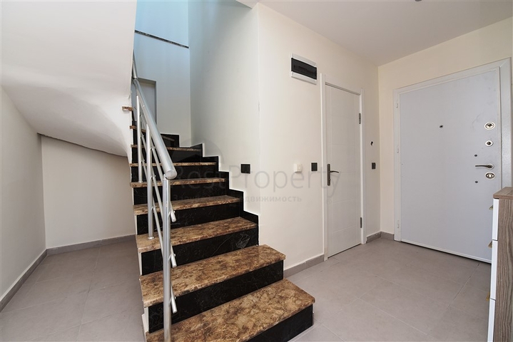 اطلالة بحر - دوبلكس عائلية -4 غرف وصالة مع الاثاث -في محمودلار / الانيا 