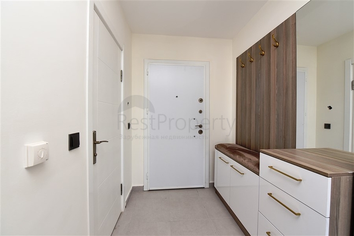 اطلالة بحر - دوبلكس عائلية -4 غرف وصالة مع الاثاث -في محمودلار / الانيا 