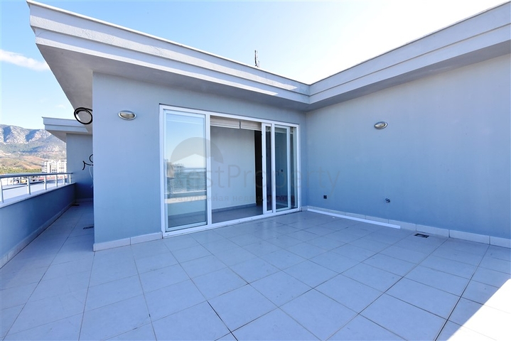 اطلالة بحر - دوبلكس عائلية -4 غرف وصالة مع الاثاث -في محمودلار / الانيا 