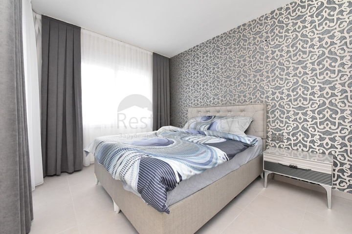 اطلالة بحر - دوبلكس عائلية -4 غرف وصالة مع الاثاث -في محمودلار / الانيا 