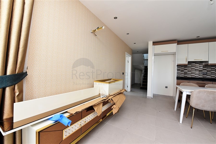 اطلالة بحر - دوبلكس عائلية -4 غرف وصالة مع الاثاث -في محمودلار / الانيا 