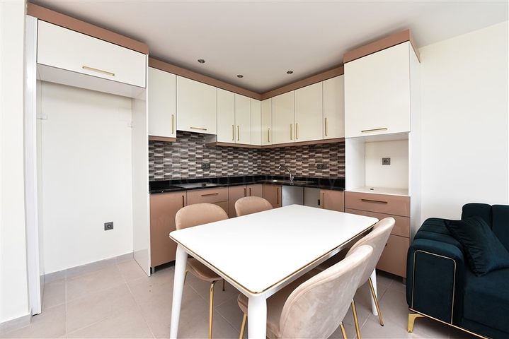 اطلالة بحر - دوبلكس عائلية -4 غرف وصالة مع الاثاث -في محمودلار / الانيا 