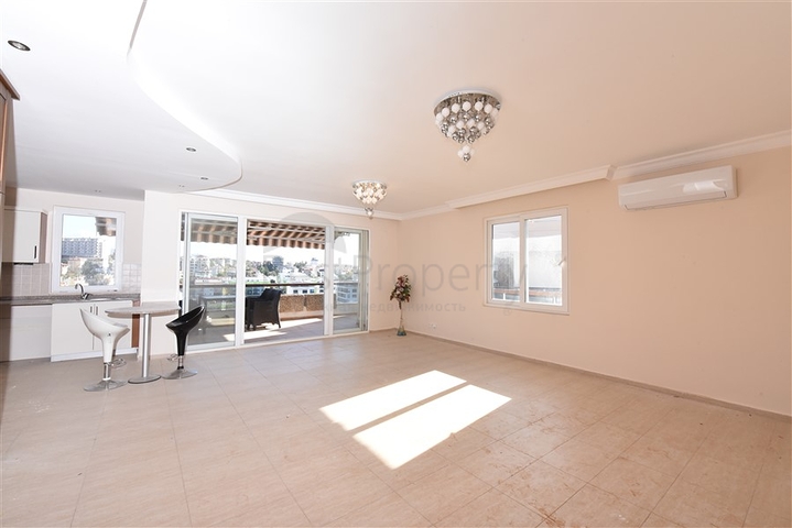 اطلالة بحر ونهر -شقة واسعة غرفتين وصالة -في توسمور / الانيا 