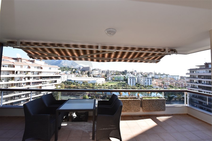 اطلالة بحر ونهر -شقة واسعة غرفتين وصالة -في توسمور / الانيا 