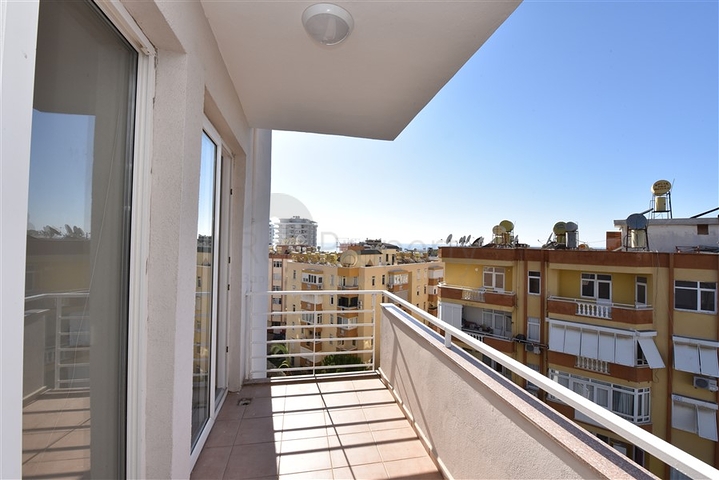 اطلالة بحر ونهر -شقة واسعة غرفتين وصالة -في توسمور / الانيا 