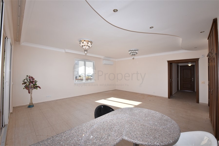 اطلالة بحر ونهر -شقة واسعة غرفتين وصالة -في توسمور / الانيا 