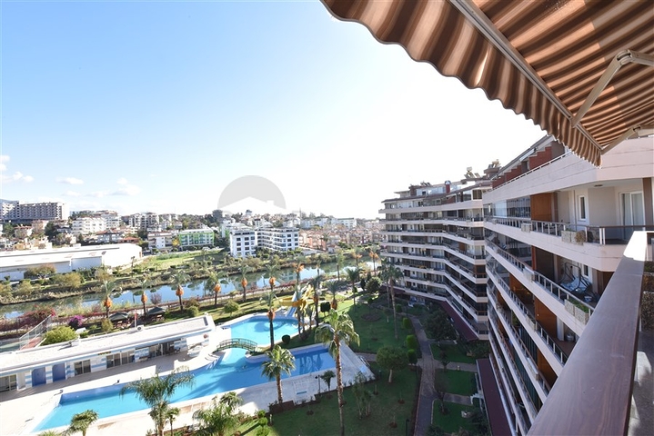 اطلالة بحر ونهر -شقة واسعة غرفتين وصالة -في توسمور / الانيا 