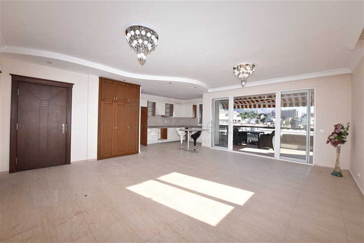 اطلالة بحر ونهر -شقة واسعة غرفتين وصالة -في توسمور / الانيا 