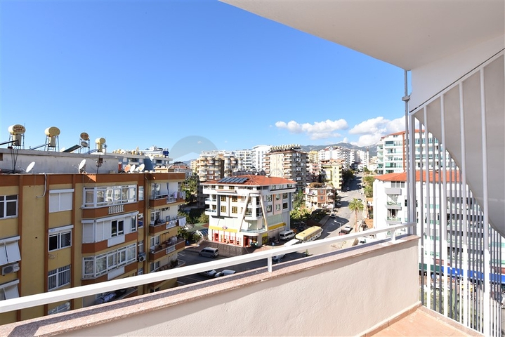 اطلالة بحر ونهر -شقة واسعة غرفتين وصالة -في توسمور / الانيا 