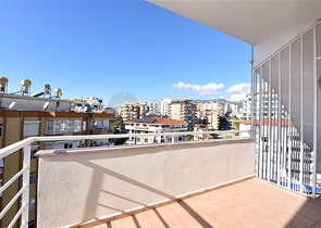 اطلالة بحر ونهر -شقة واسعة غرفتين وصالة -في توسمور / الانيا 