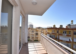 اطلالة بحر ونهر -شقة واسعة غرفتين وصالة -في توسمور / الانيا 