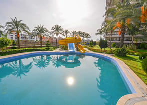 اطلالة بحر ونهر -شقة واسعة غرفتين وصالة -في توسمور / الانيا 