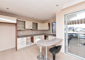 اطلالة بحر ونهر -شقة واسعة غرفتين وصالة -في توسمور / الانيا 