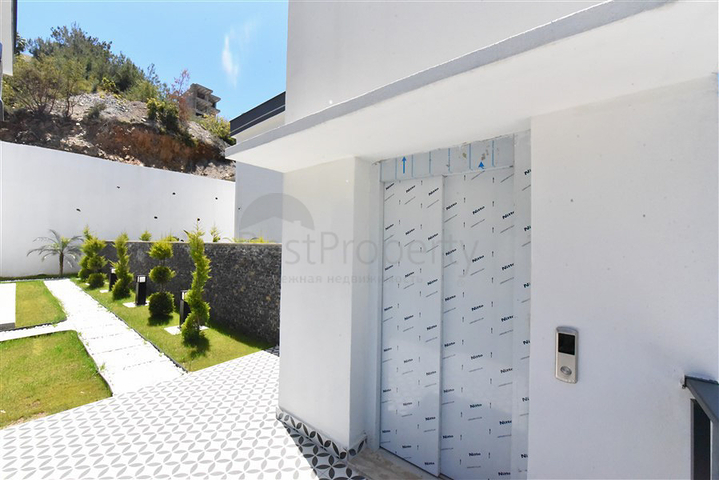 فلل للبيع في الانيا -تصميم فاخر مع مسبح خاص -في كارجيجاك / الانيا 