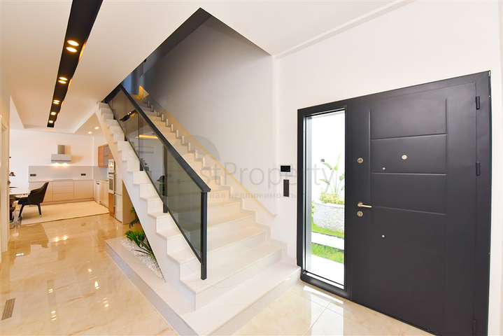 فلل للبيع في الانيا -تصميم فاخر مع مسبح خاص -في كارجيجاك / الانيا 