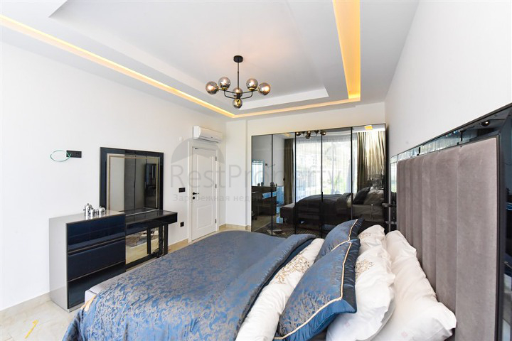 فلل للبيع في الانيا -تصميم فاخر مع مسبح خاص -في كارجيجاك / الانيا 